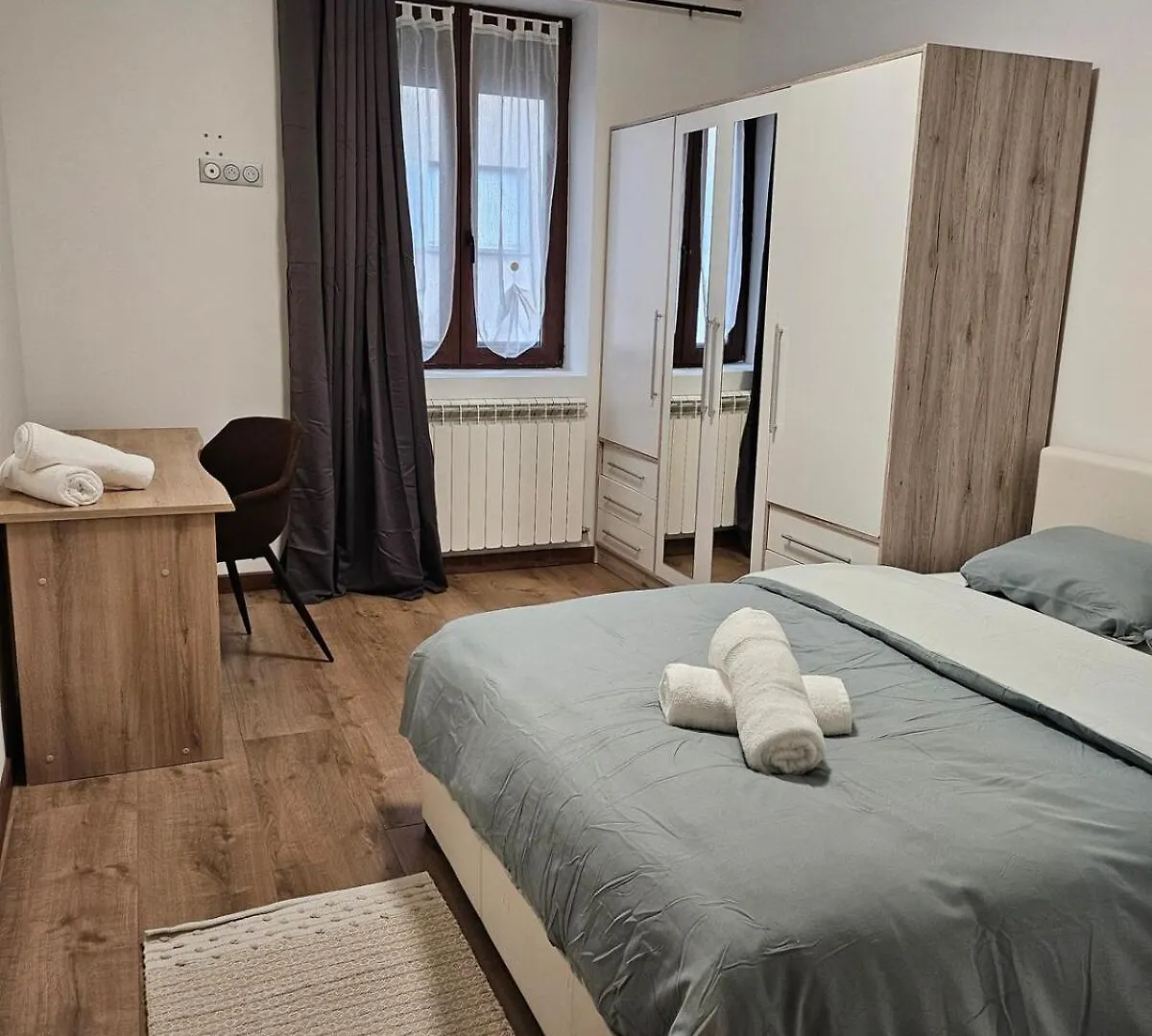 Spacious & Cozy - 3 Bedrooms Chasse-sur-Rhône Lägenhet
